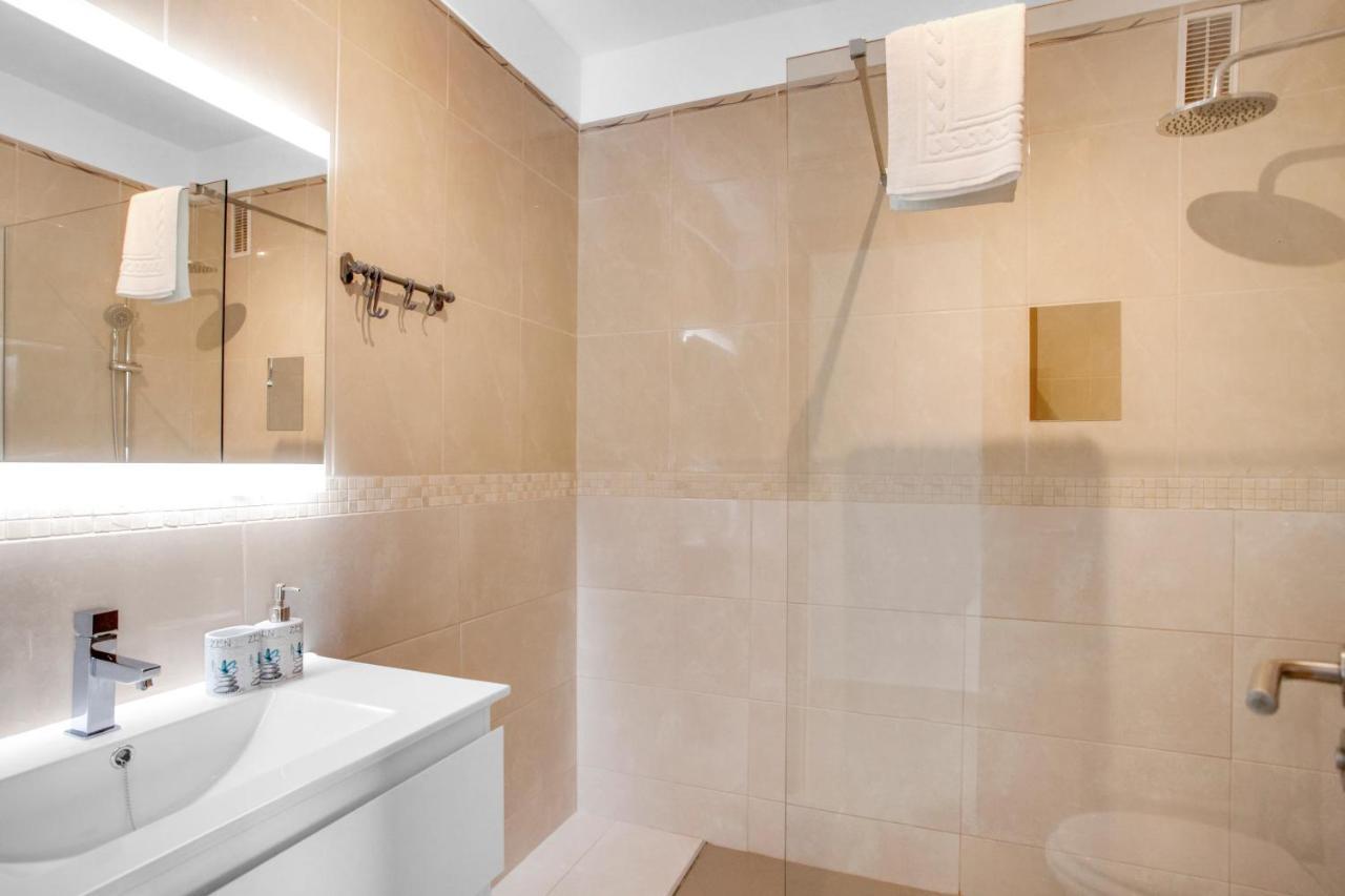 Ocean Blue, Next To The Ocean, Fast Wi-Fi Apartment Los Abrigos Bagian luar foto