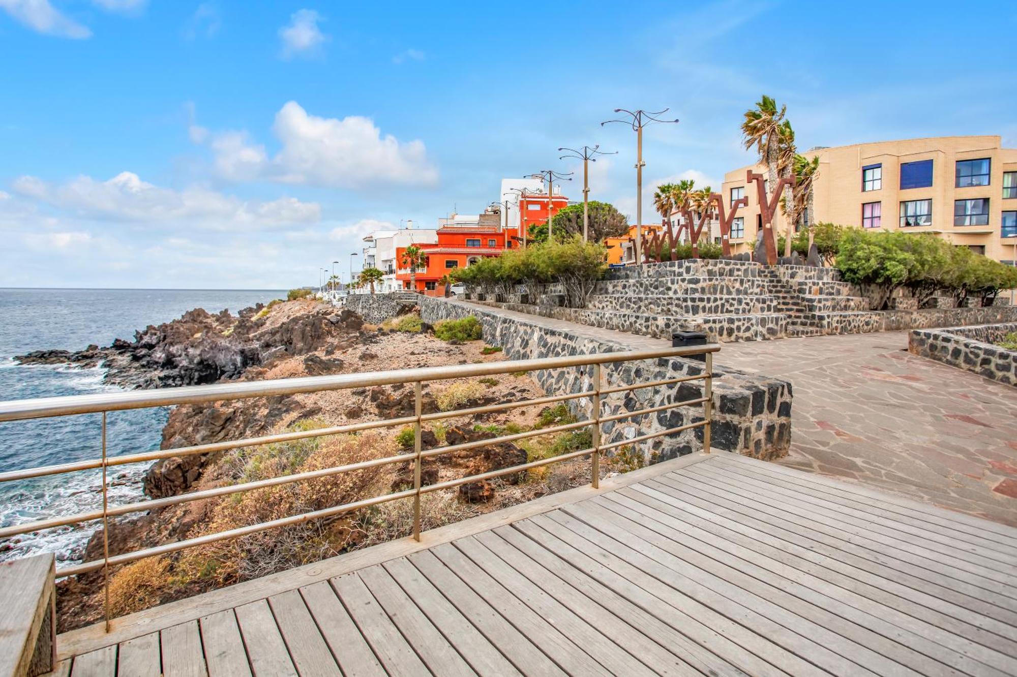 Ocean Blue, Next To The Ocean, Fast Wi-Fi Apartment Los Abrigos Bagian luar foto